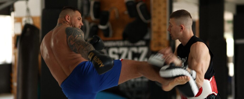 trening muay thai – treningi z Kubą Rajewskim